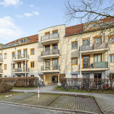 Sali Homes - Cozy Near Train Station With Terrace, Garden View & Free Wi-fi Apartment Bayreuth