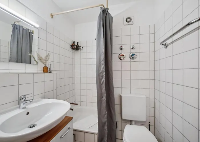 Sali Homes - Hs3 Cozy Near Train Station With Terrace, Garden View & Free Wi-fi * Bayreuth
