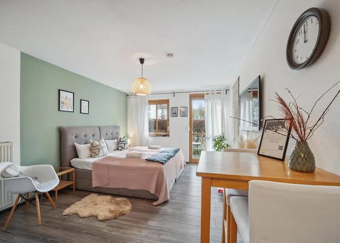 Sali Homes - Hs3 Cozy Near Train Station With Terrace, Garden View & Free Wi-fi Bayreuth